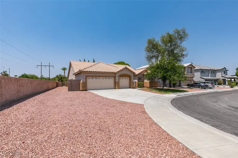 427 Rhythm Street, Henderson, NV 89074 - Image #2