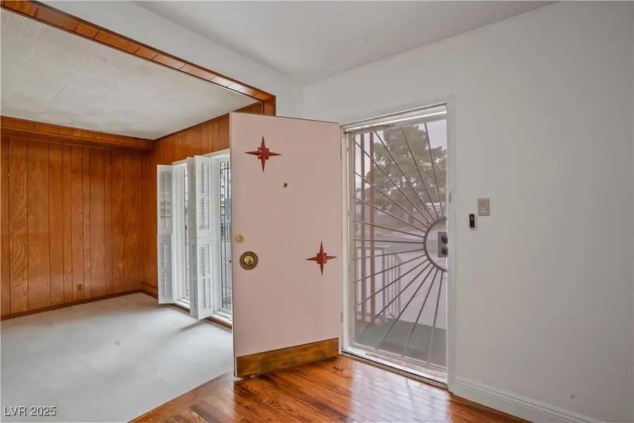 1407 Bracken Avenue, Las Vegas, NV 89104 - Image #2