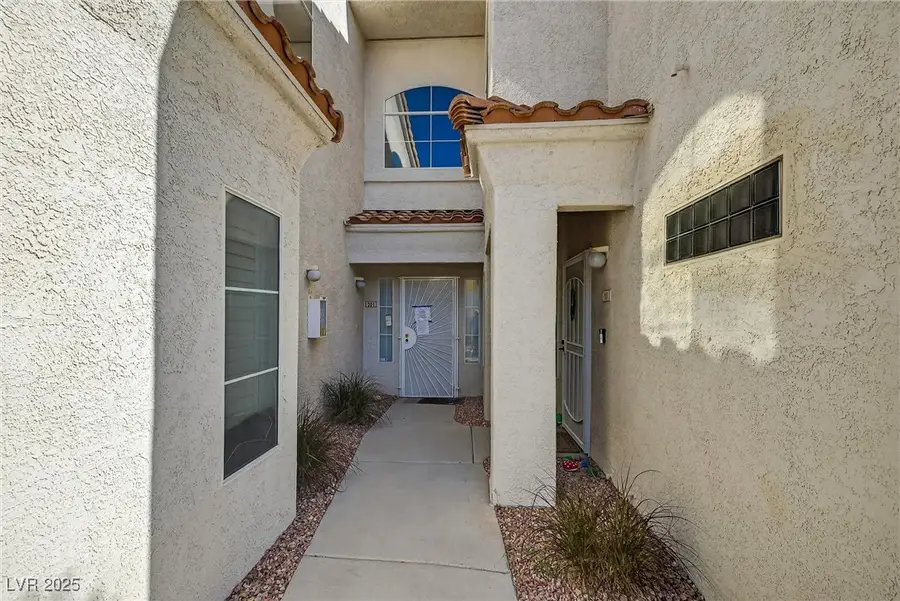 6821 Santa Isabel Avenue #201, Las Vegas, NV 89146 - Image #2