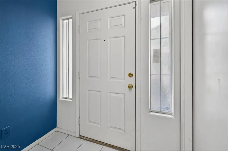 6821 Santa Isabel Avenue #201, Las Vegas, NV 89146 - Image #3