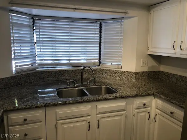 3944 Edgemoor Way, Las Vegas, NV 89121