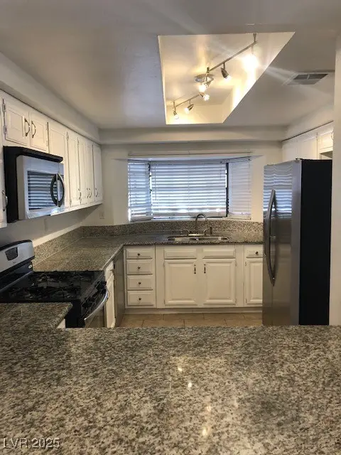 3944 Edgemoor Way, Las Vegas, NV 89121 - Image #3