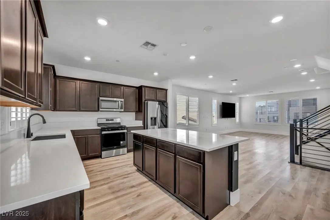 11730 Midnight Melody Avenue, Las Vegas, NV 89138 - Image #1