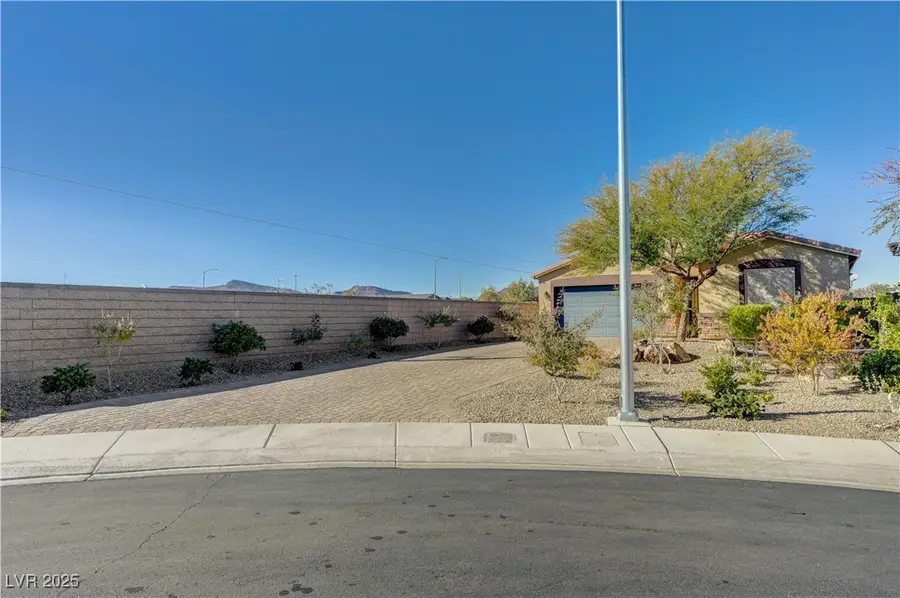 2096 Del Aqua Avenue, Henderson, NV 89002 - Image #3