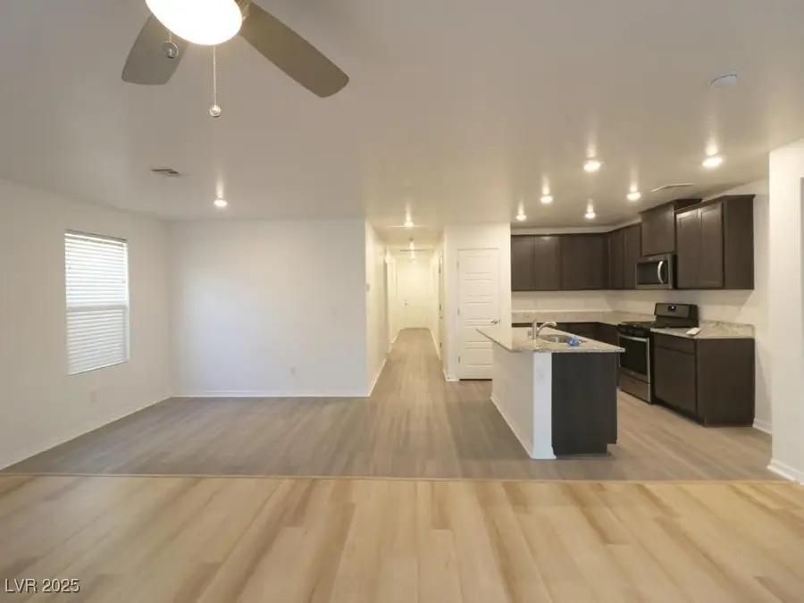 602 Abrazar Avenue, North Las Vegas, NV 89081 - Image #3