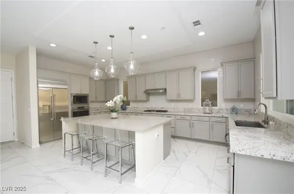 8 Vista Outlook Street, Henderson, NV 89011