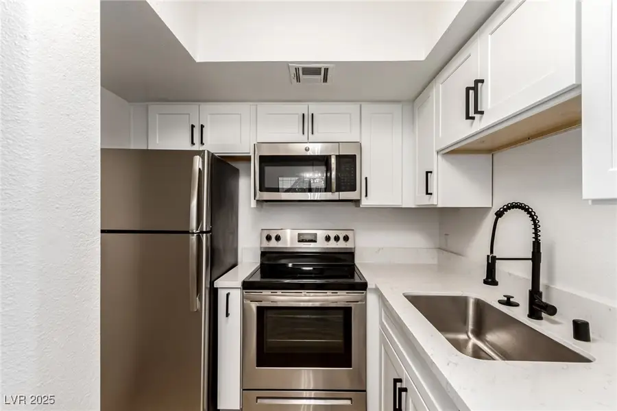 5917 Smoke Ranch Road #B, Las Vegas, NV 89108 - Image #3