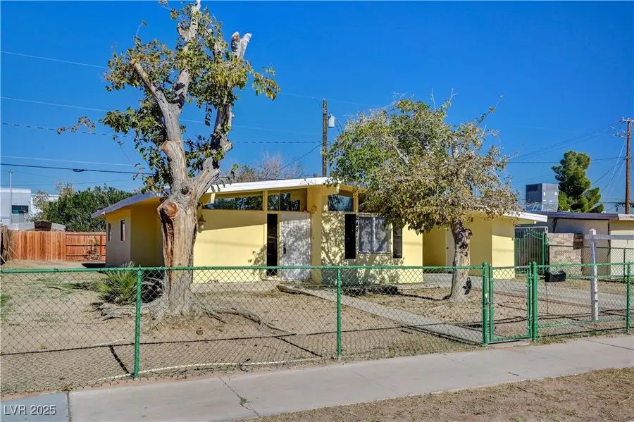 2421 Howard Drive, Las Vegas, NV 89104 - Image #3