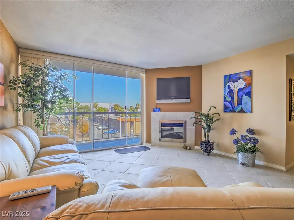 725 N Royal Crest Circle #231, Las Vegas, NV 89169 - Image #1