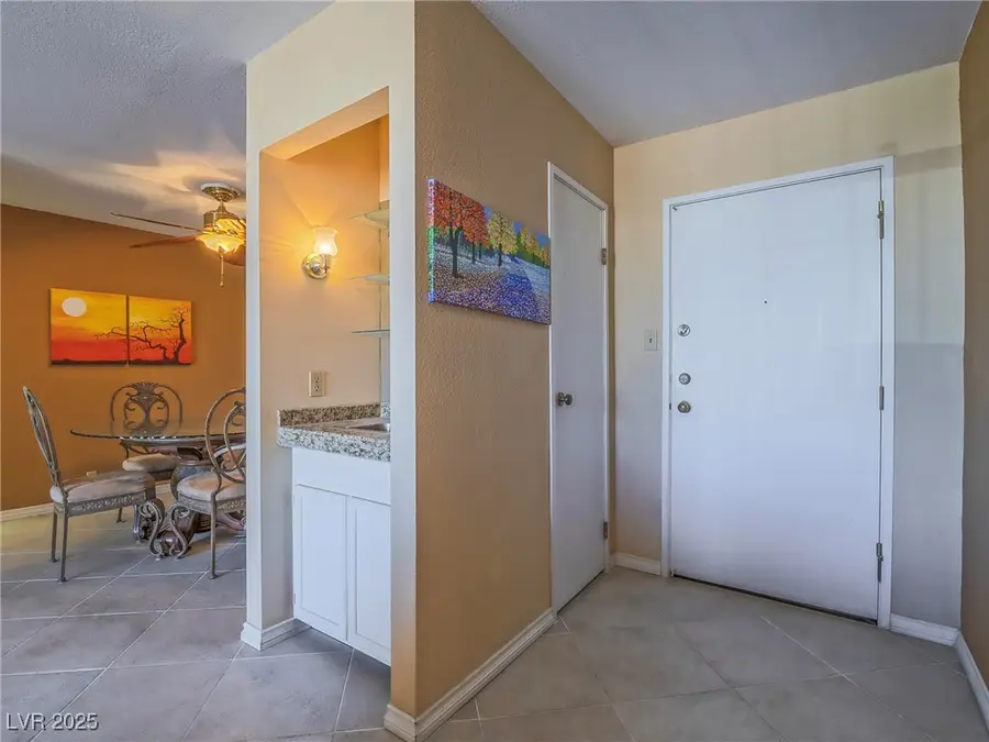 725 N Royal Crest Circle #231, Las Vegas, NV 89169 - Image #3