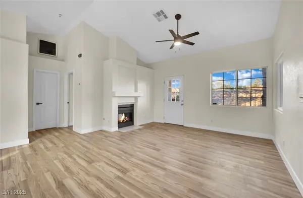 1620 N Torrey Pines Drive #203, Las Vegas, NV 89108