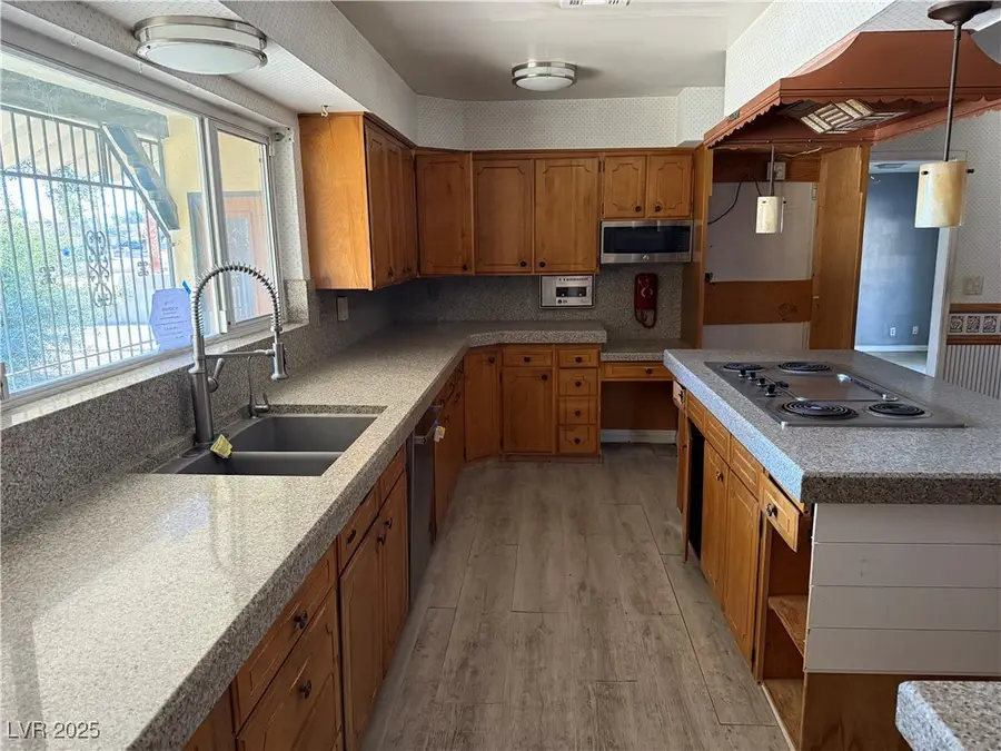 5028 Sawyer Avenue, Las Vegas, NV 89108 - Image #3