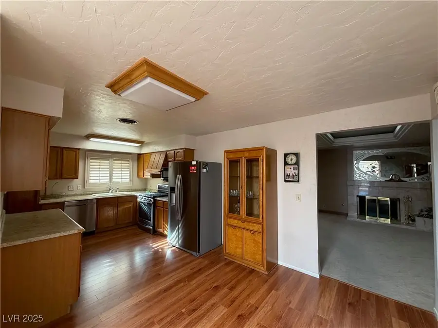 617 Mayfield Street, Las Vegas, NV 89107 - Image #2