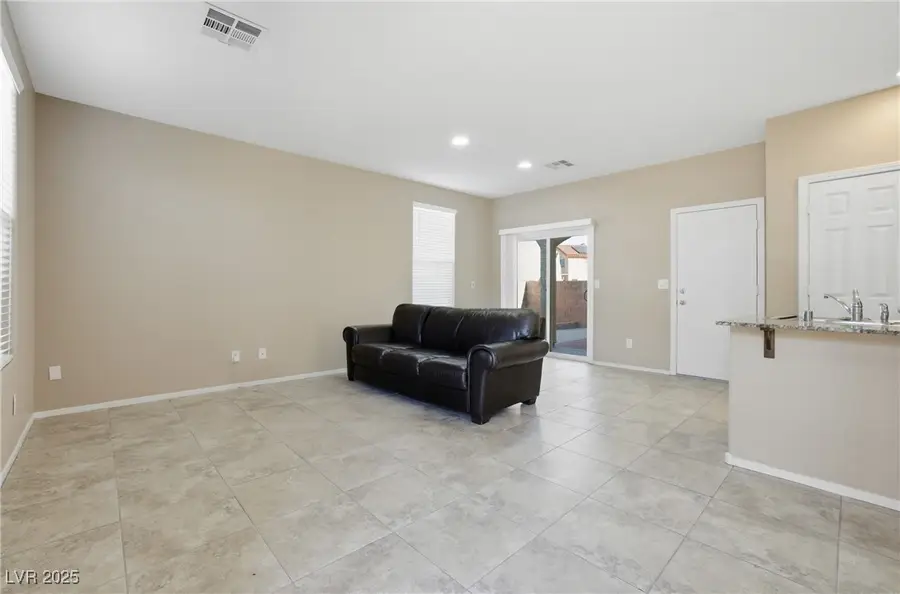 4658 Lime Straight Drive, Las Vegas, NV 89115 - Image #2