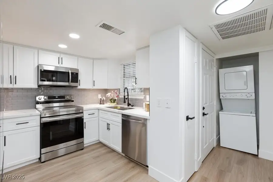 3823 S Maryland Parkway #5, Las Vegas, NV 89119 - Image #2