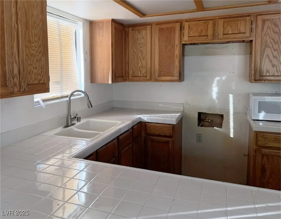 3909 Rhine Way, Las Vegas, NV 89108 - Image #3