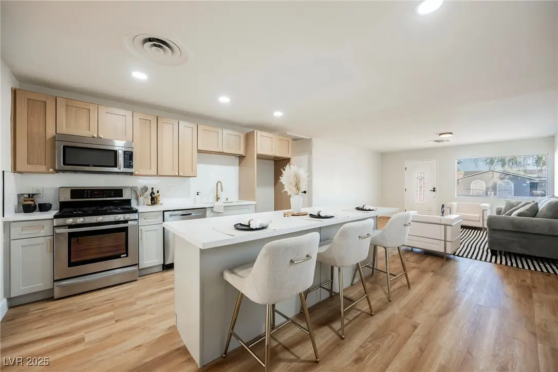 3114 Scarlet Oak Avenue, Las Vegas, NV 89104 - Image #1