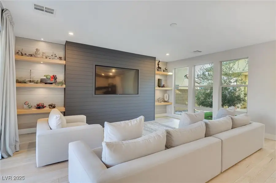 10280 Midnight Meteor Avenue, Las Vegas, NV 89166 - Image #3