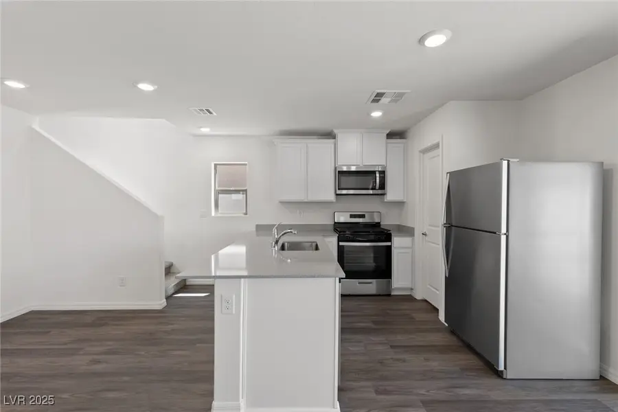 6198 Blood Lily Avenue, Las Vegas, NV 89122 - Image #2