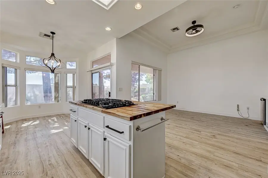 10725 Mission Lakes Avenue, Las Vegas, NV 89134 - Image #3