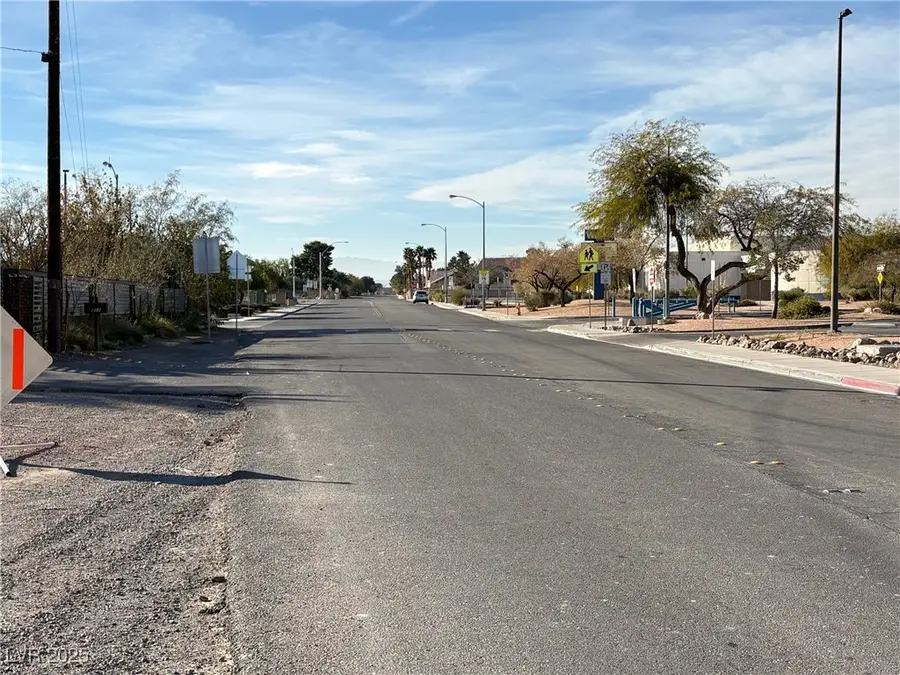 525 E Eldorado Lane, Las Vegas, NV 89123 - Image #3