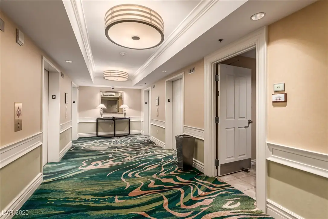 135 E Harmon Avenue #915, Las Vegas, NV 89109 - Image #1