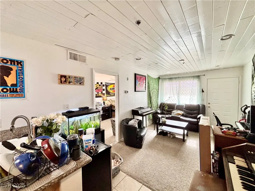 1381 E University Avenue #102, Las Vegas, NV 89119 - Image #1