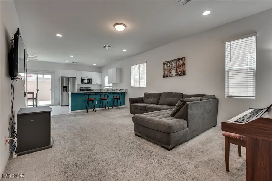 5256 Sherwood Forest Lane, Las Vegas, NV 89122 - Image #2