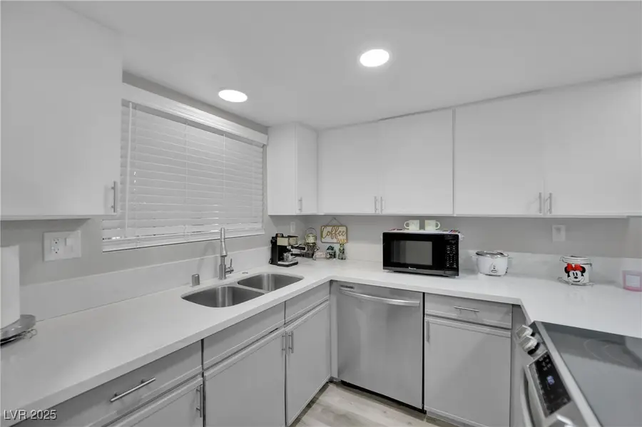 2080 Karen Avenue #1, Las Vegas, NV 89169 - Image #3