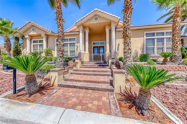 5645 N Chieftain Street, Las Vegas, NV 89149