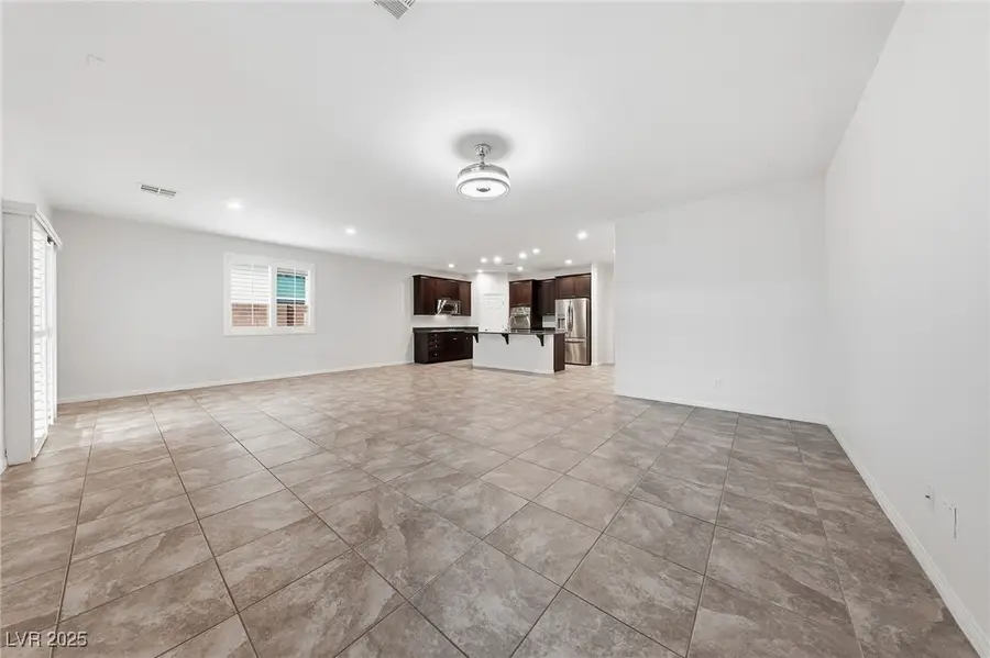 7447 Alamo Ranch Avenue, Las Vegas, NV 89179 - Image #2