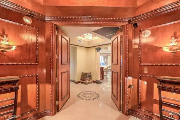 2877 Paradise Road #3302, Las Vegas, NV 89109