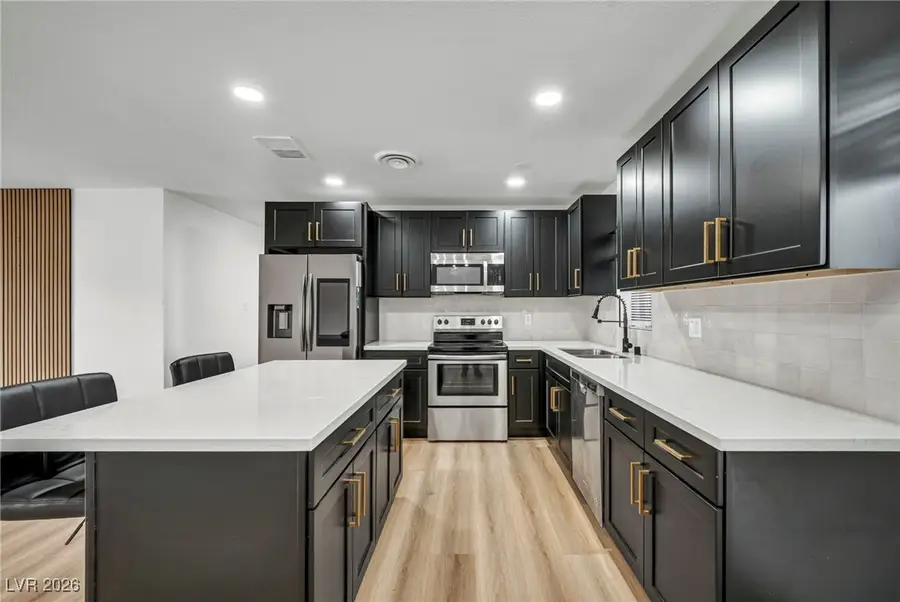 6117 Aberdeen Lane, Las Vegas, NV 89107 - Image #2