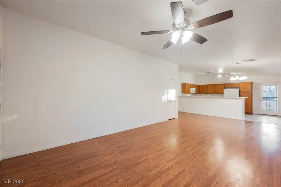 4960 Mascaro Drive, Las Vegas, NV 89122 - Image #2