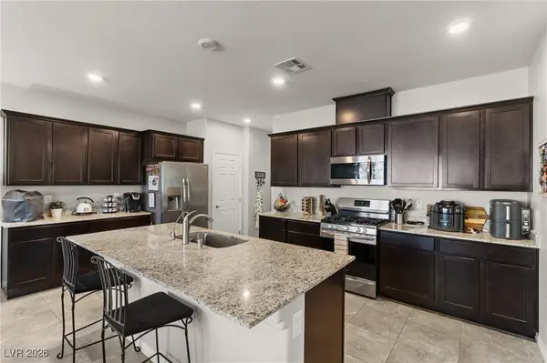 7215 Dazzle Point Street, North Las Vegas, NV 89084