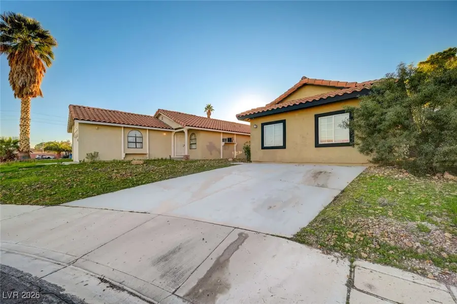 1040 Neil Armstrong Circle, Las Vegas, NV 89145 - Image #3