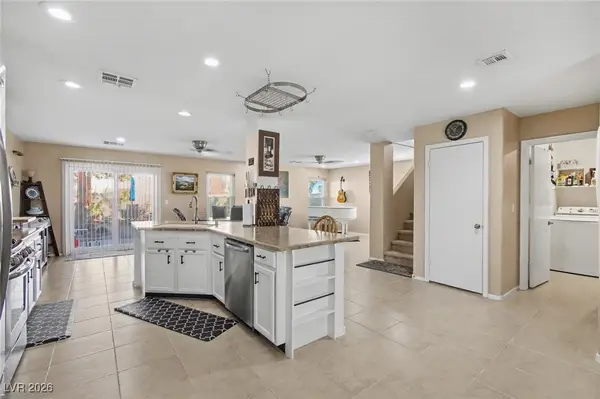 7388 Standing Timber Way, Las Vegas, NV 89113