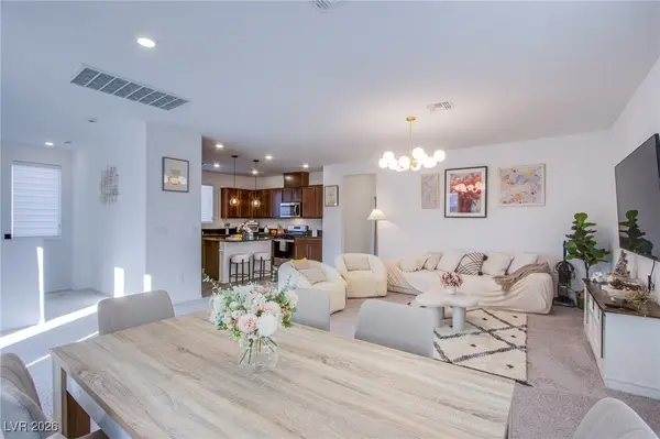 7378 Crown Landing Street, Las Vegas, NV 89113