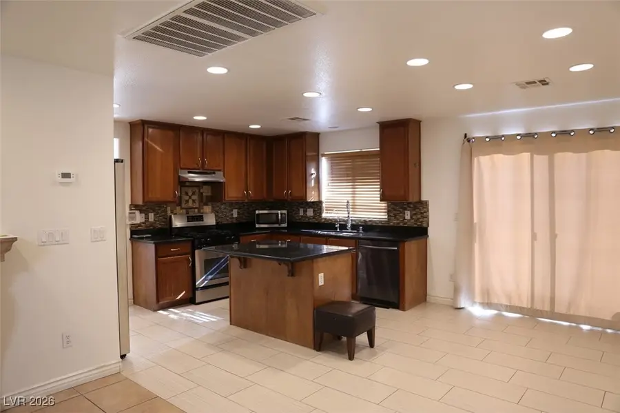 9127 Cedar Door Avenue, Las Vegas, NV 89148 - Image #2