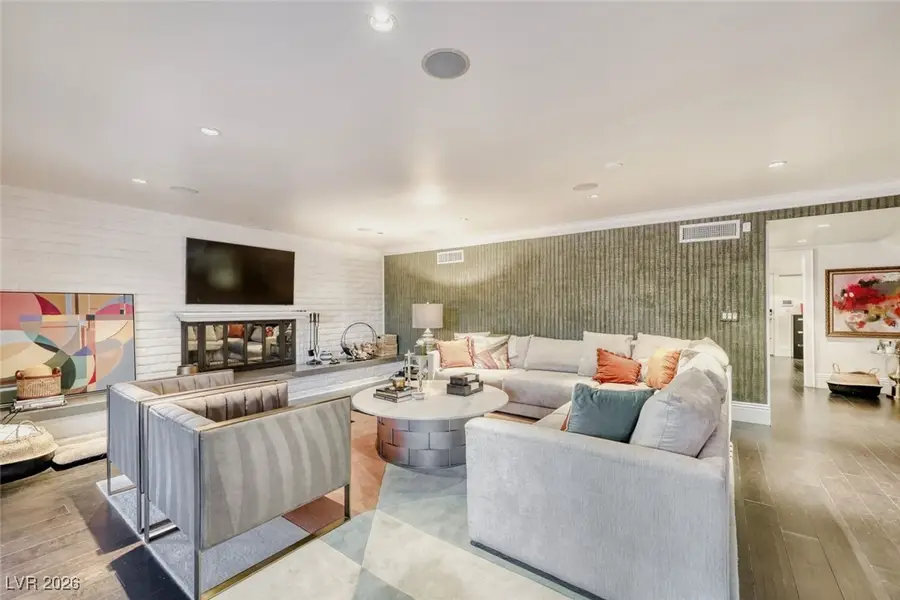 2301 Driftwood Drive, Las Vegas, NV 89107 - Image #2