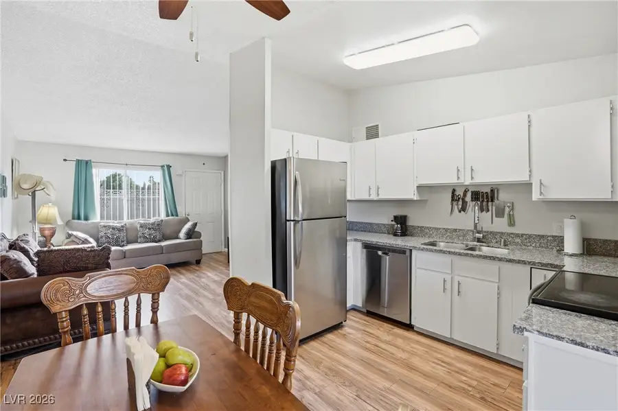 304 N Linn Lane, Las Vegas, NV 89110 - Image #3
