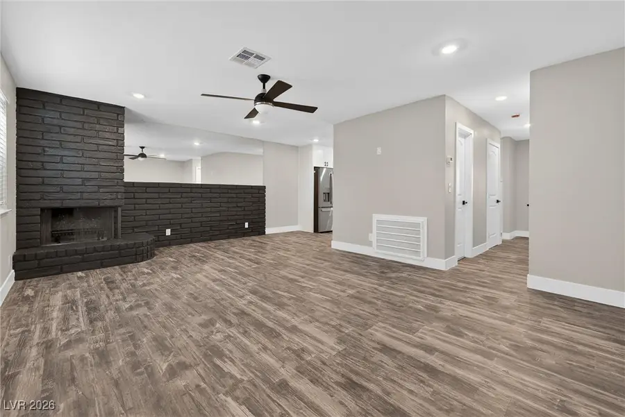 611 Greenbriar Townhouse Way, Las Vegas, NV 89121 - Image #3