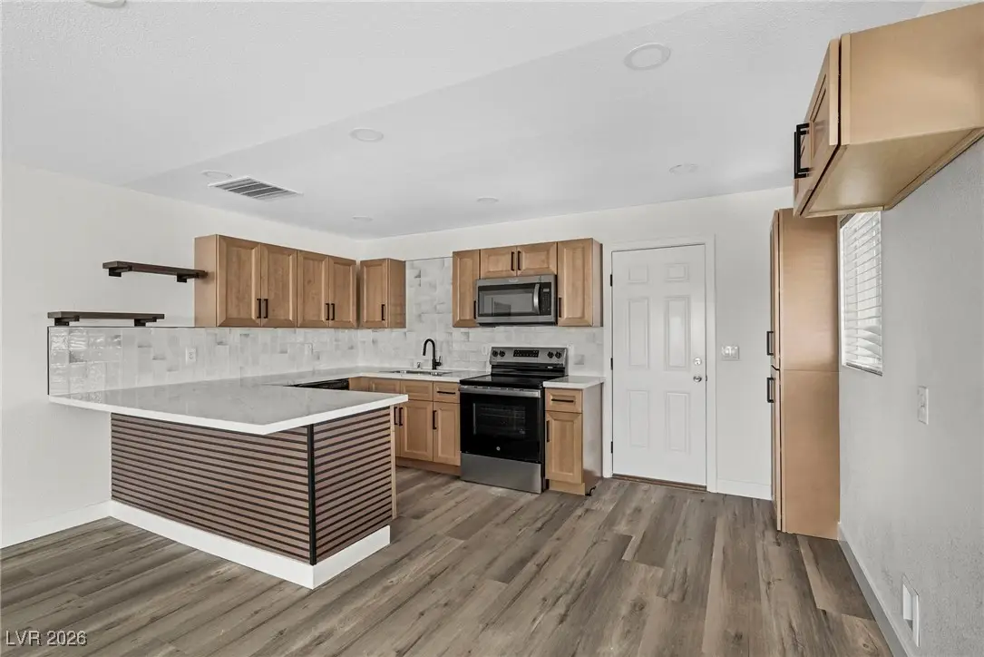 141 N 19th Street, Las Vegas, NV 89101 - Image #1