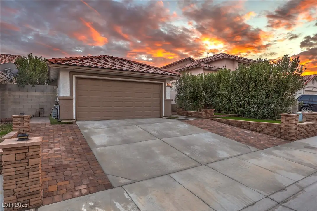 8233 W Rochelle Avenue, Las Vegas, NV 89147 - Image #1