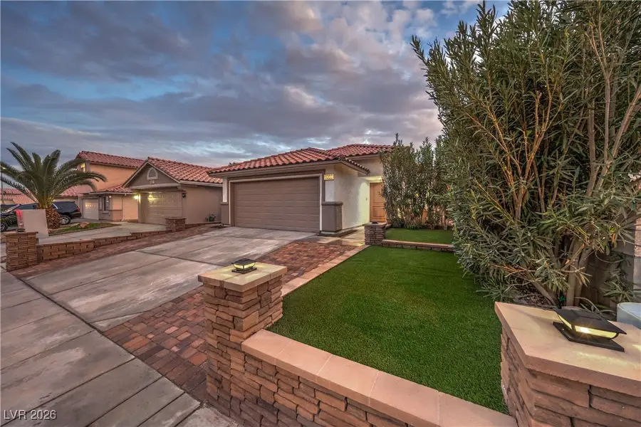 8233 W Rochelle Avenue, Las Vegas, NV 89147 - Image #2