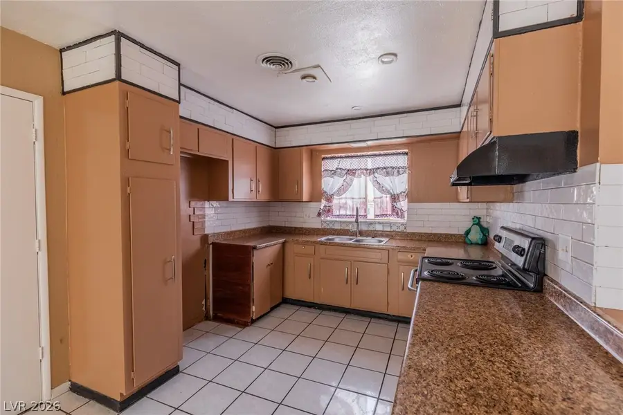 1908 Willoughby Avenue, Las Vegas, NV 89101 - #3