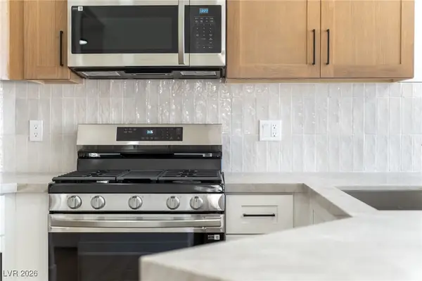 5225 W Reno Avenue #210, Las Vegas, NV 89118