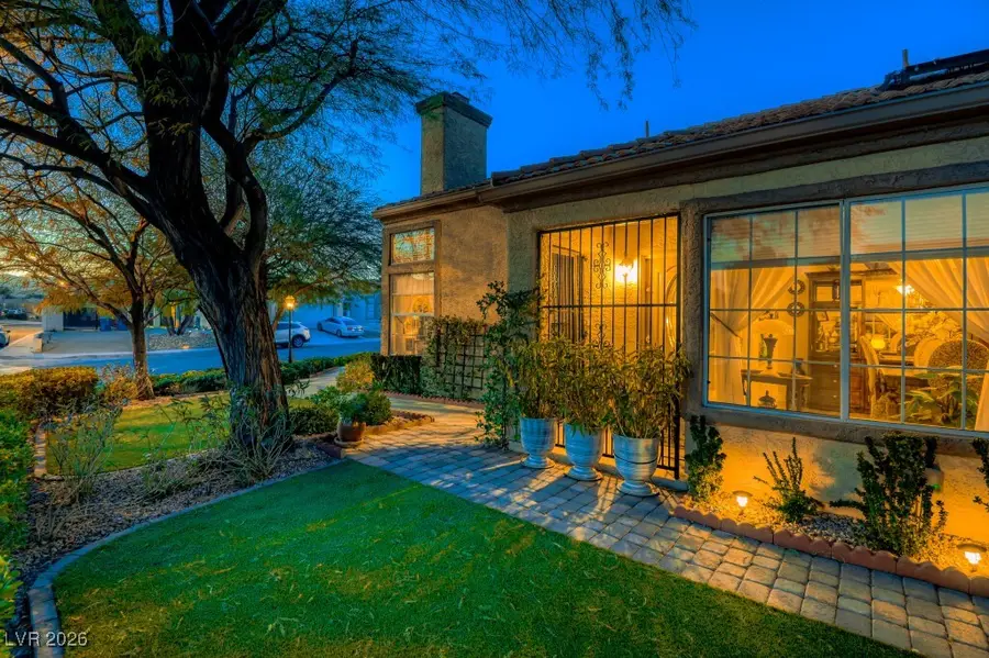 3332 Royal Glen Court, Las Vegas, NV 89117 - Image #2