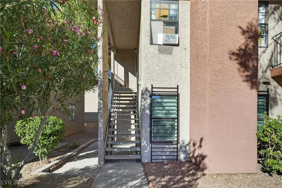 5576 W Rochelle Avenue #C, Las Vegas, NV 89103 - Image #2