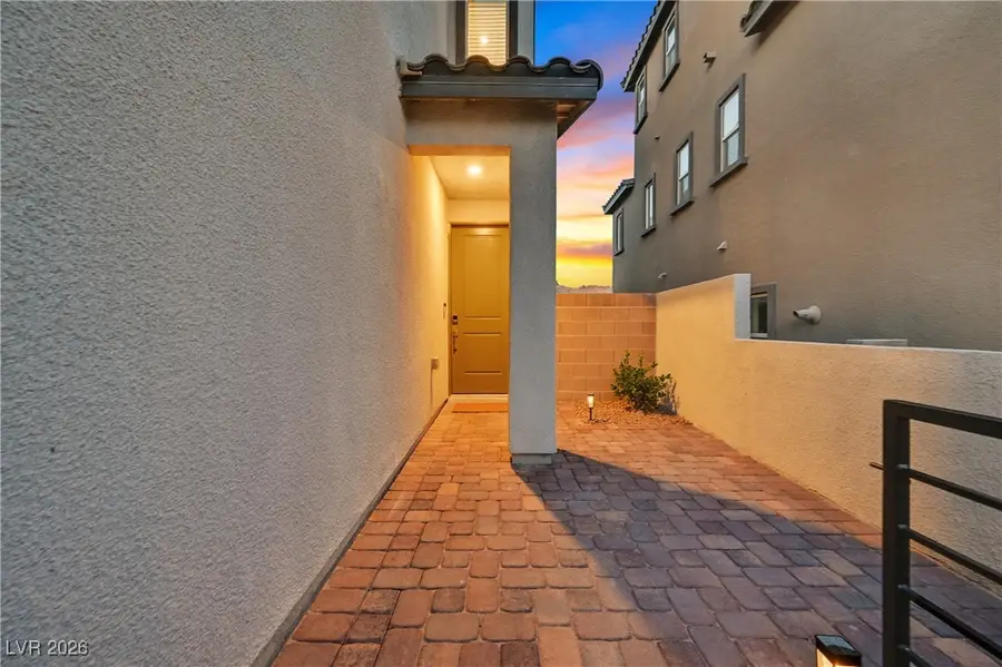 11636 Desert Hollow Avenue, Las Vegas, NV 89138 - Image #2